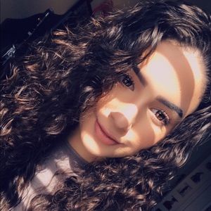 Meet your Posher, Gaby